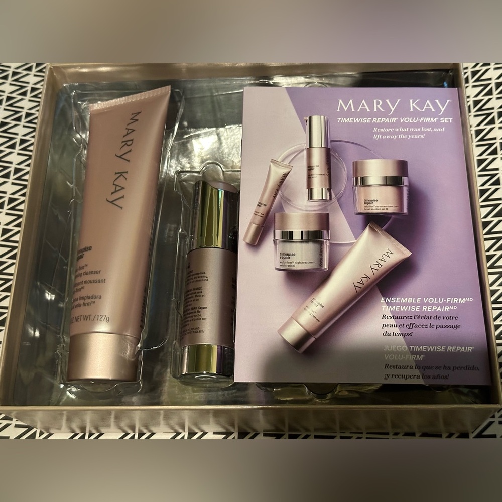 New Mary Kay TimeWise Repair Volu-Firm Set 5 pc. set